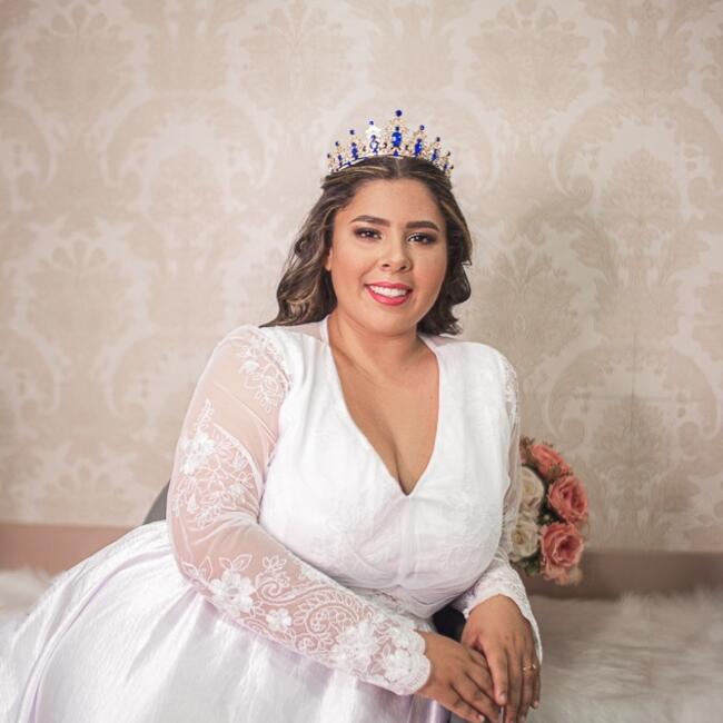 Babysitter in Navegantes: Vivian