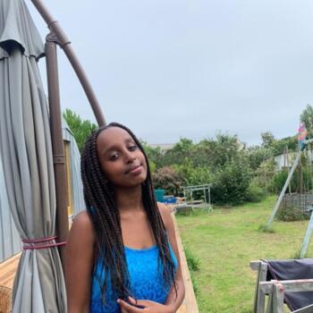 Babysitter in Couëron: Louna