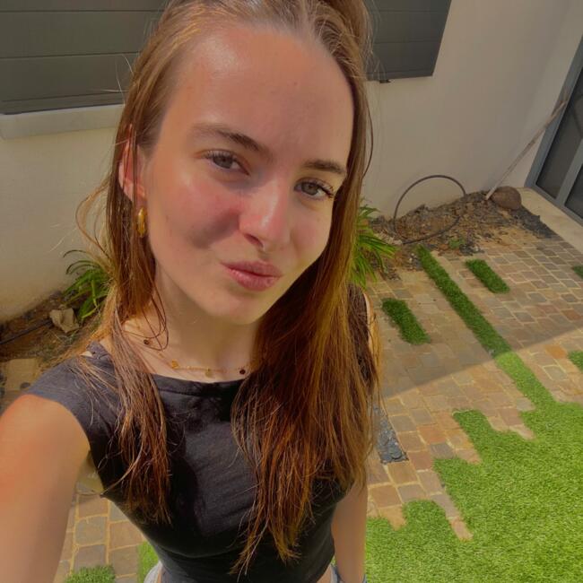 Babysitter in La Crèche: Cléo