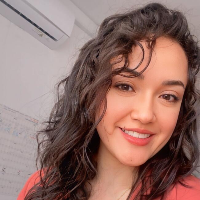 Babysitter in Msida: Laura