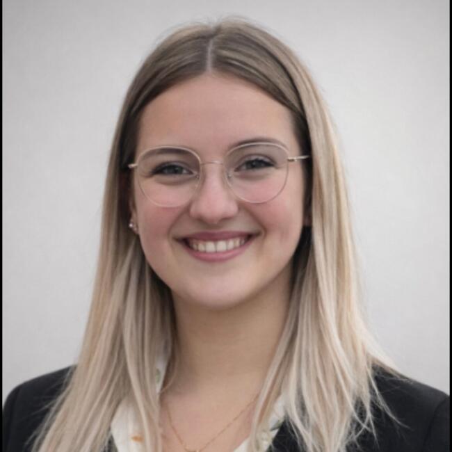 Babysitter in Sandweiler: Laetitia