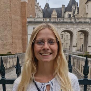 Babysitter in Melbourne: Cindy