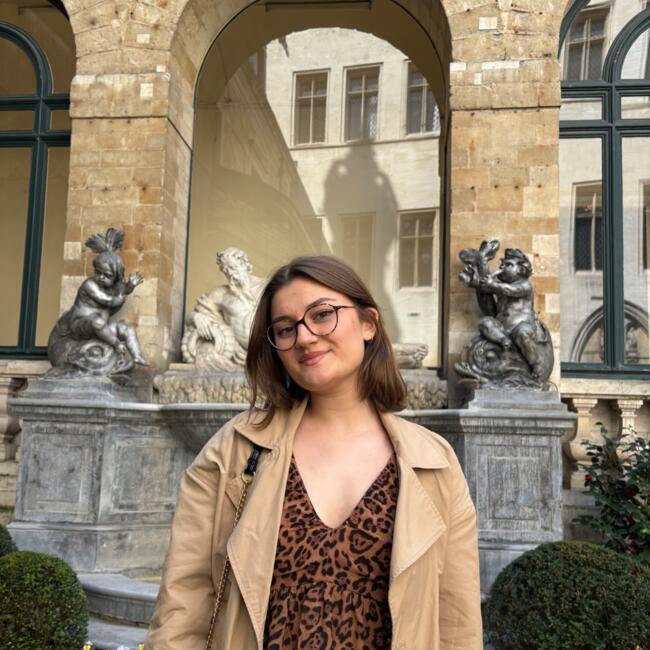 Babysitter in Liège: Lou