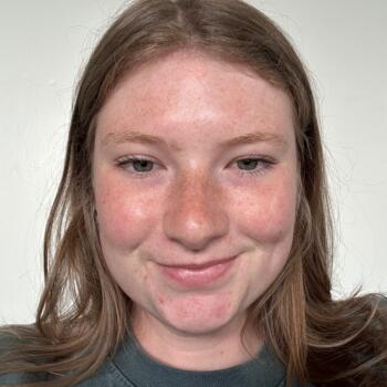 Babysitter in Dunedin: Olivia