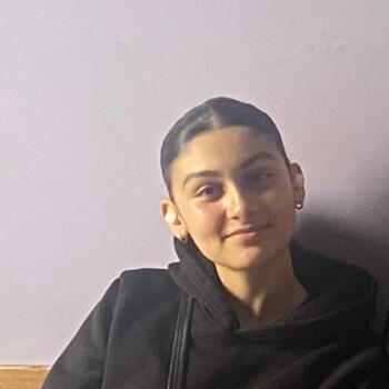 Babysitter in Vauréal: Nessrine