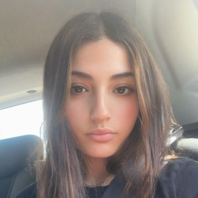 Babysitter in Bourg-Saint-Andéol: Raniya