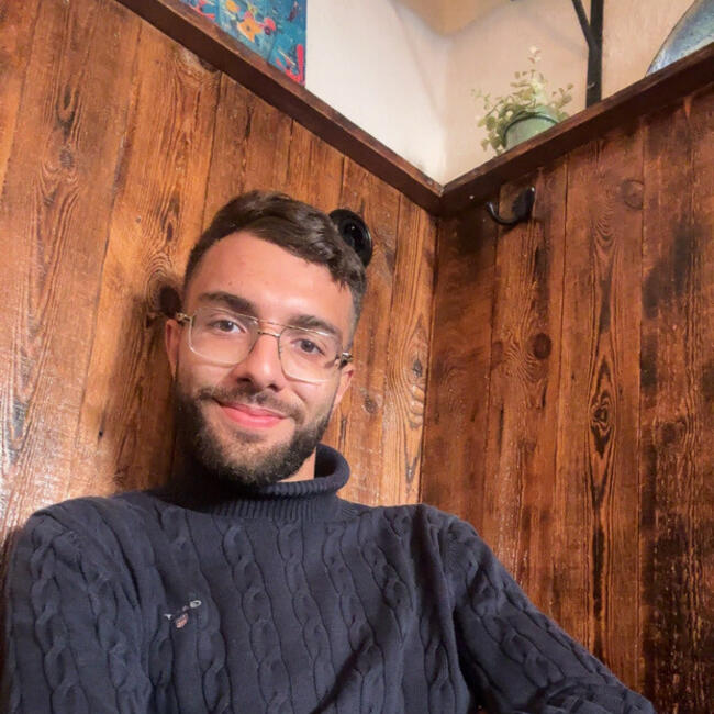 Babysitter in Stockholm: Younas