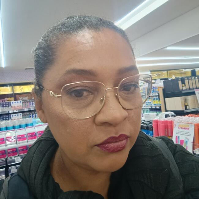 Babysitter in São Paulo: Edna