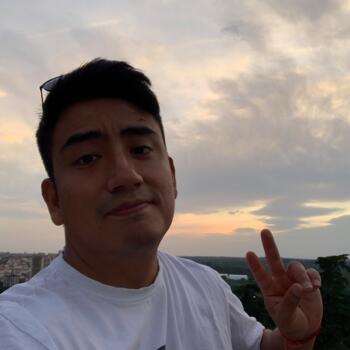 Babysitter in Madrid: Ishiro Manuel