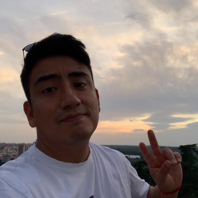 Babysitter in Madrid: Ishiro Manuel