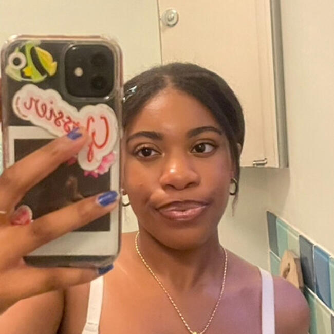 Babysitter in Northampton: Jada