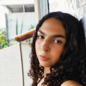 Babysitter Uberaba: Alice