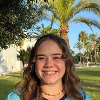 Babysitter in Klein Rogahn: Kiara