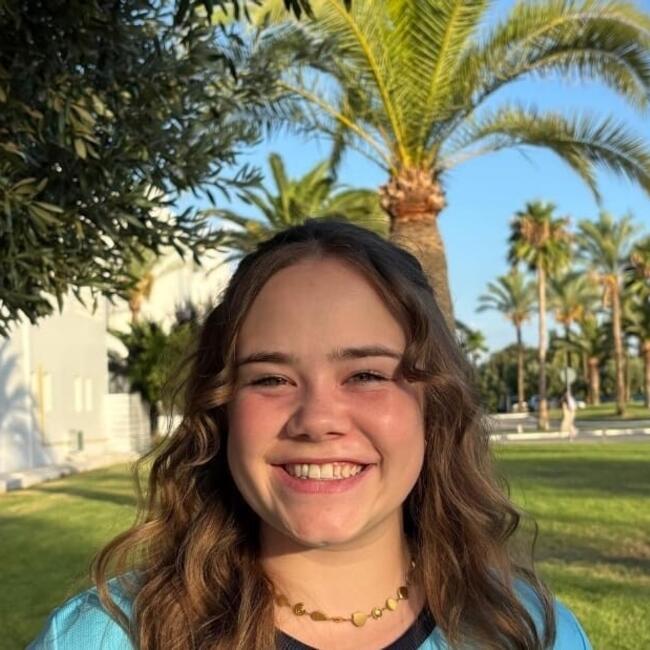 Babysitter in Klein Rogahn: Kiara