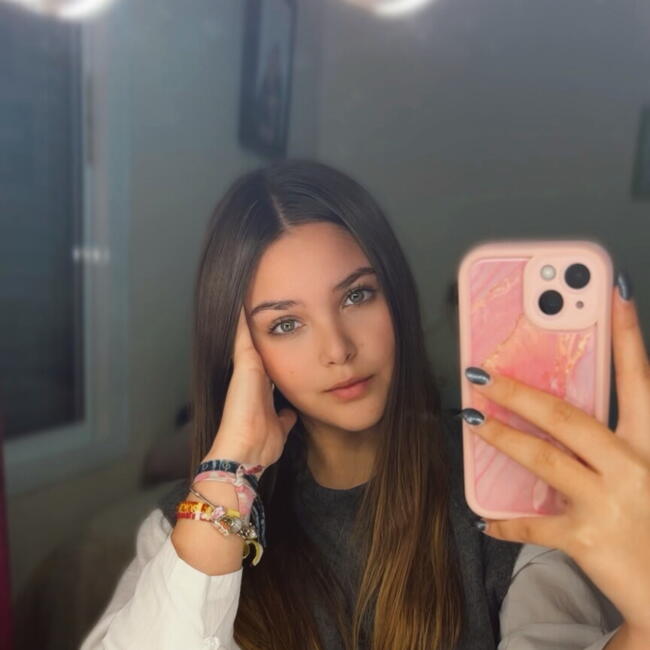 Nanny in Mairena del Alcor: Laura