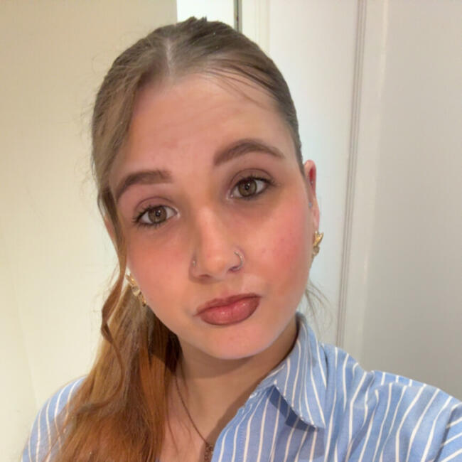 Babysitter in Lure: Jade