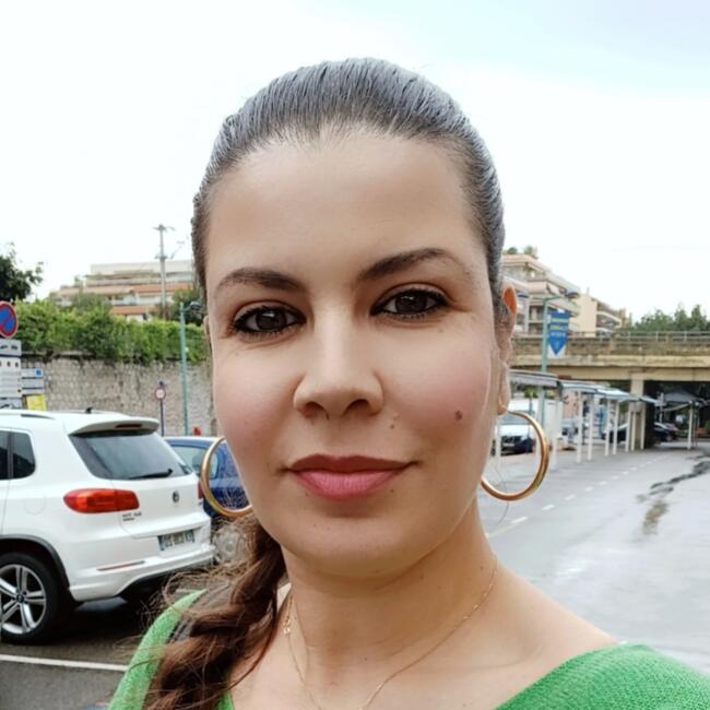 Babysitter in Menton: Tasnim