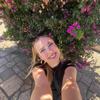 Babysitter Detmold: Linda