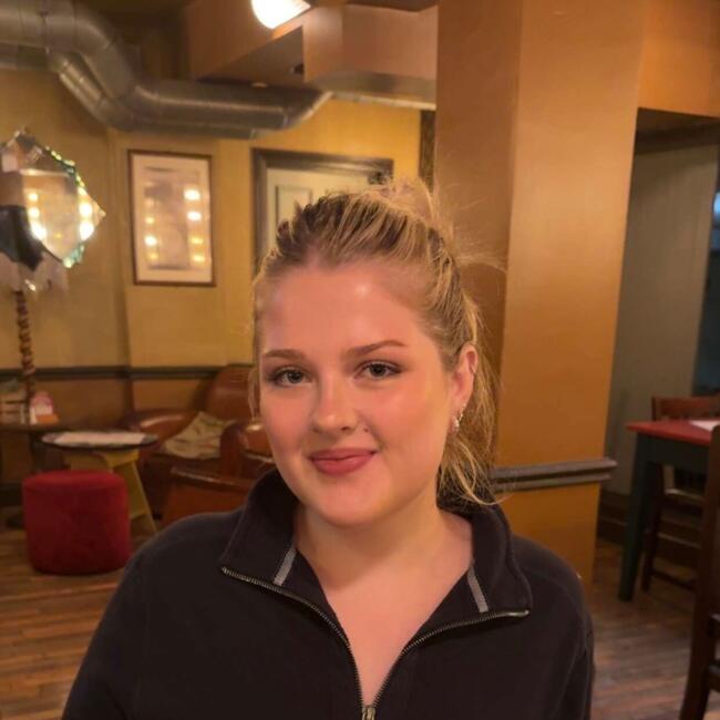 Babysitter in Spalding: Rosie