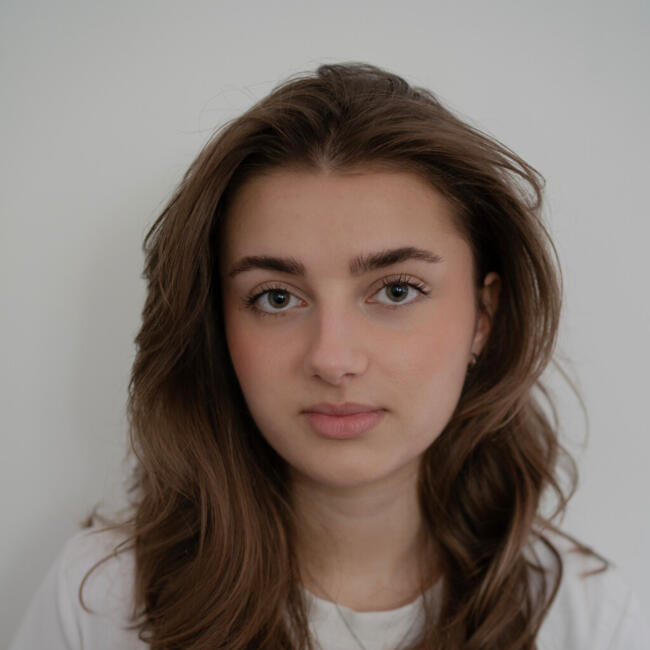 Babysitter in Poitiers: Mela