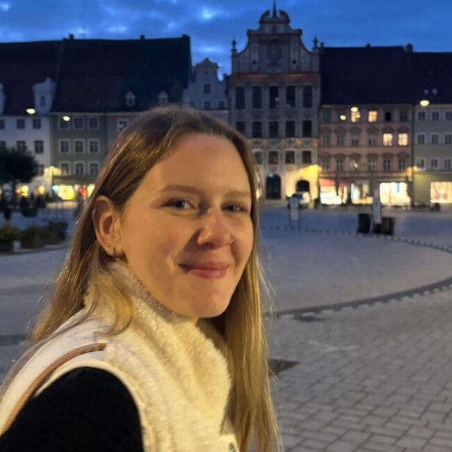 Baby-sitter in Dintikon: Giana