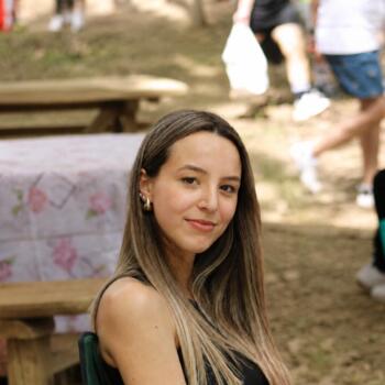 Babysitter Vilarinho das Cambas: Lidia