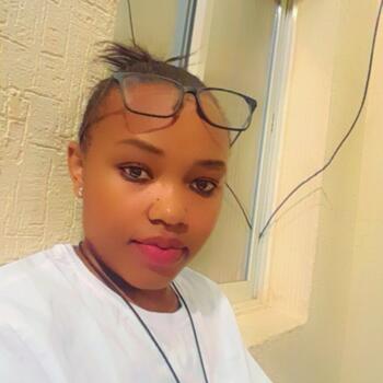 مربية أطفال في الرياض: Nancy