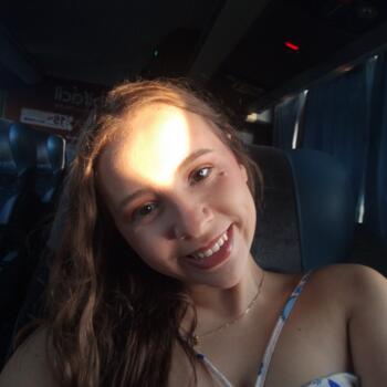 Babysitter in São Carlos: Helena