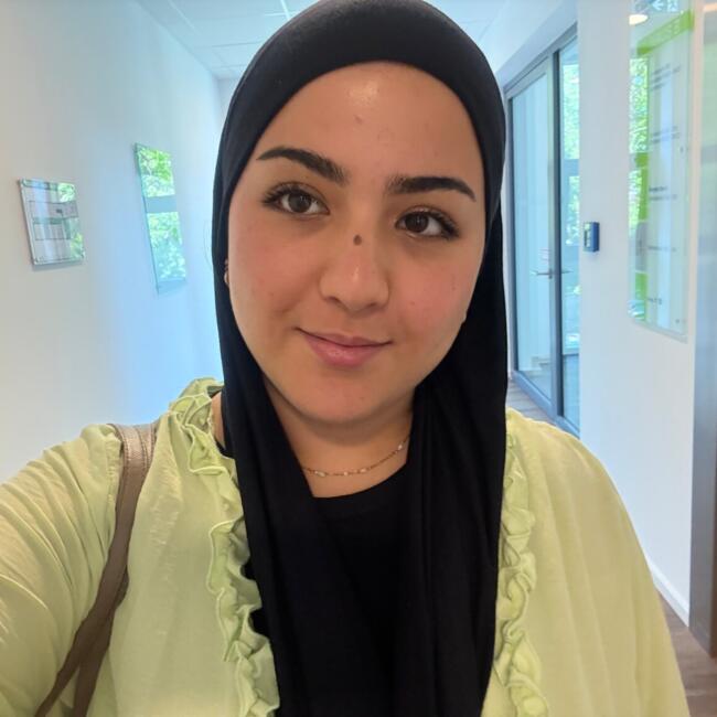 Babysitter in Duisburg: Esra