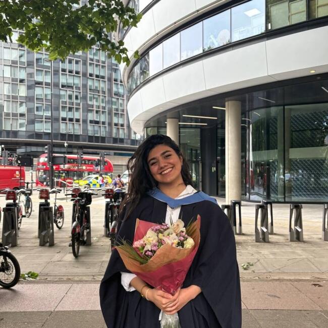 Babysitter in London: Negar