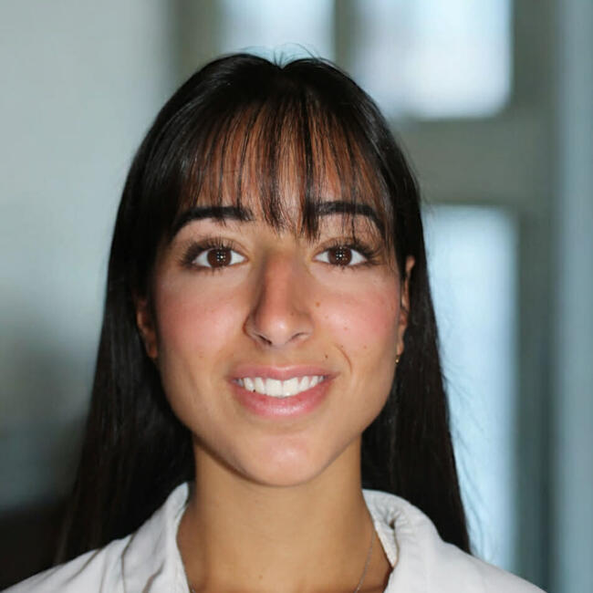 Babysitter in Jougne: Laura