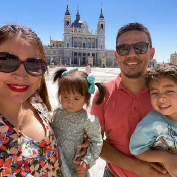 Trabajos de niñera en Sevilla: trabajo de canguro Jeal