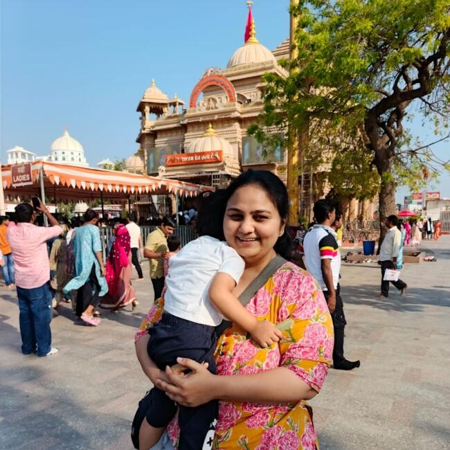 Babysitting job in Ahmedabad: Akansha