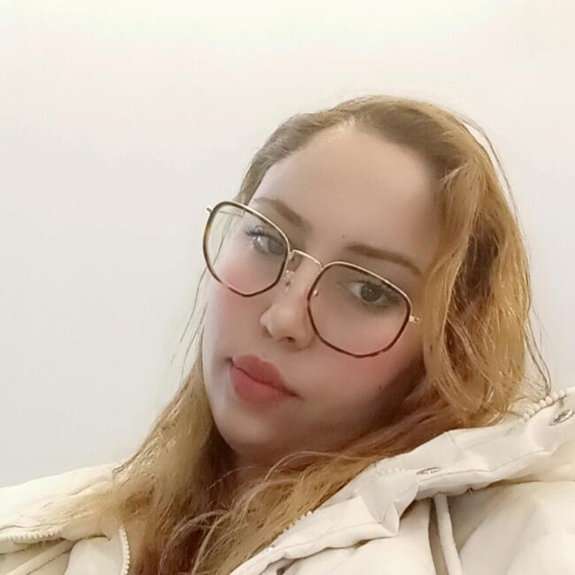 Babysitter in Paris: Elghaliya