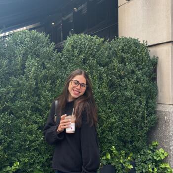 Babysitter in Downers Grove: Maddy
