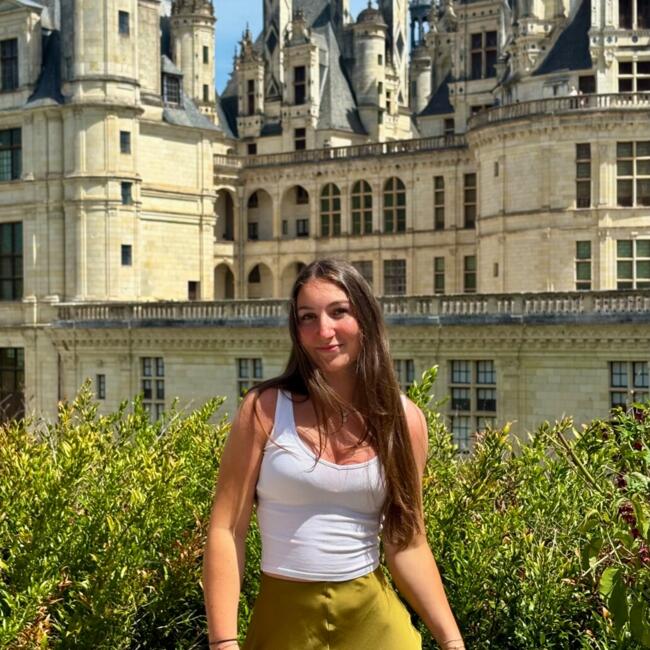 Babysitter in Paris: Emma