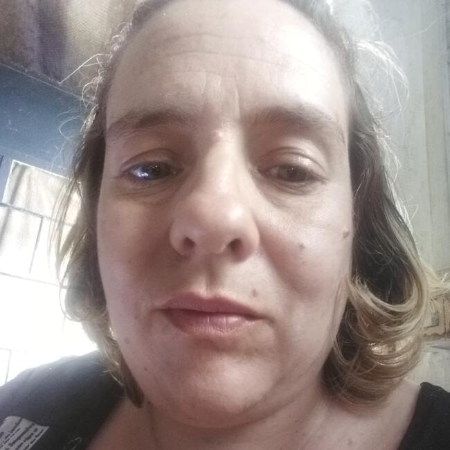Babysitter in Salinas: Leticia