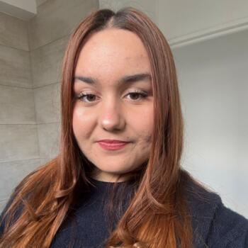 Babysitter in Saint-Jean-de-Braye: Assia