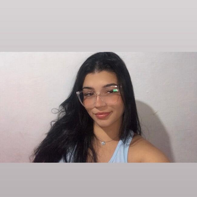 Babysitter in Muriaé: Maria