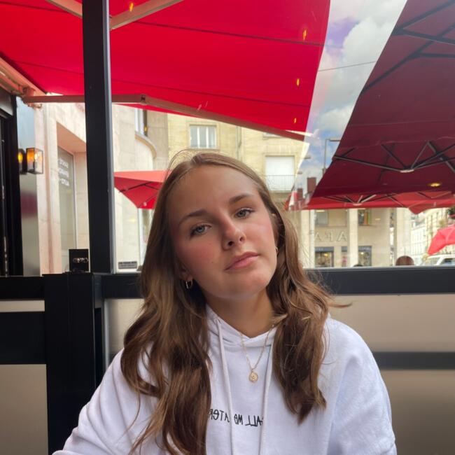 Babysitter in Amiens: Eva