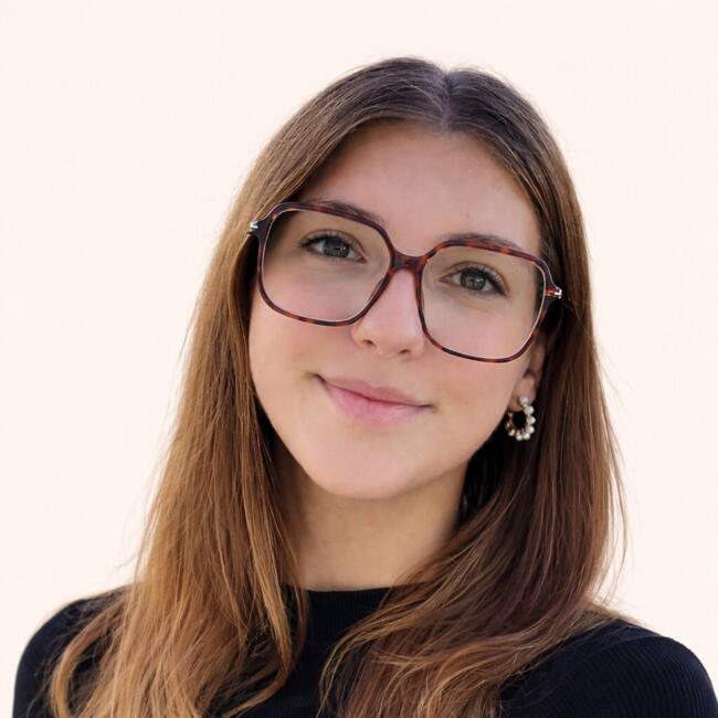 Babysitter in Villemontais: Chloë