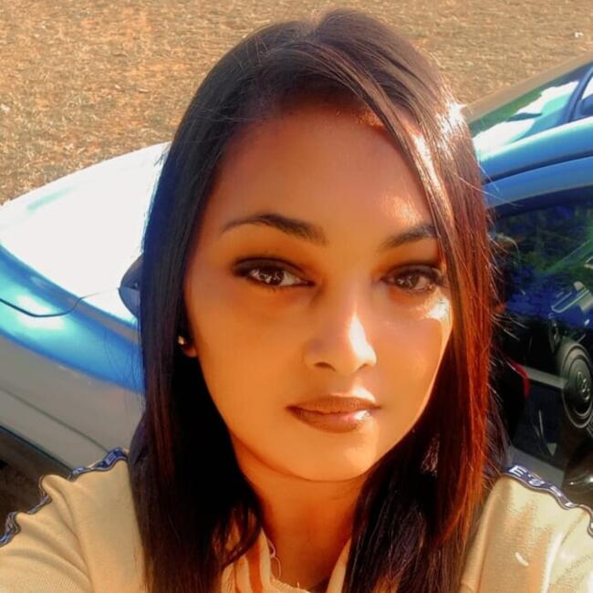 Babysitter in Queensburgh: Roxana