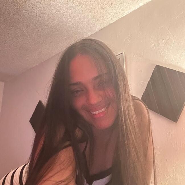 Babysitting job in Miami: Astrid