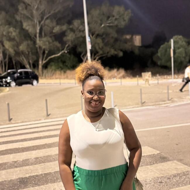 Babysitter in Mem Martins: Iara