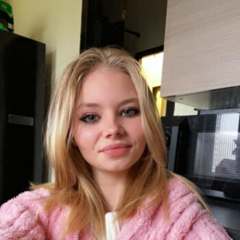 Babysitter in Courcelles-le-Comte: Oceane