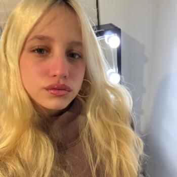 Babysitter in Splendora: Barbara