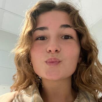 Babysitter in Bordeaux: Nina