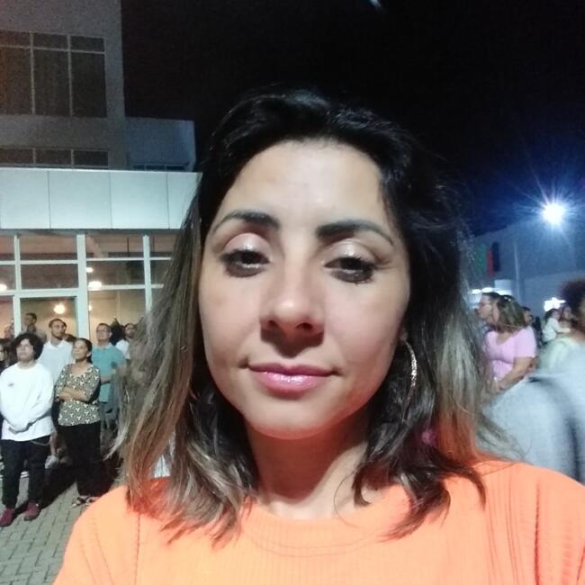 Babysitter in São José dos Campos: Daniele