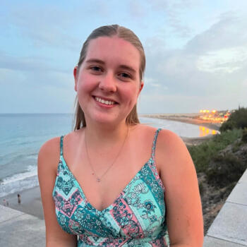 Babysitter in Moncé-en-Belin: Lola