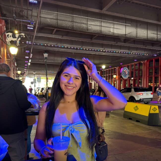 Babysitter in Oak Park: Miranda